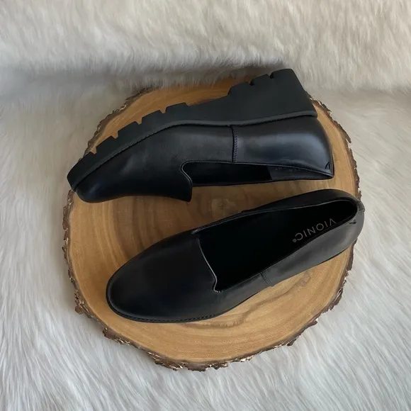 LIKE NEW Vionic Willa Wedge black leather loafers 12 WIDE