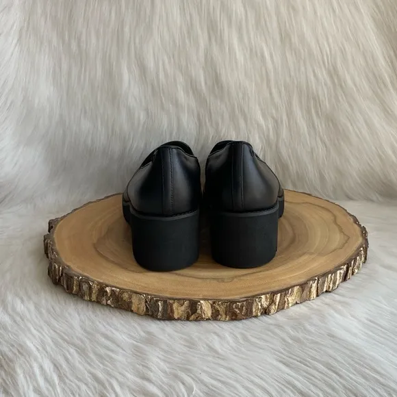 LIKE NEW Vionic Willa Wedge black leather loafers 12 WIDE