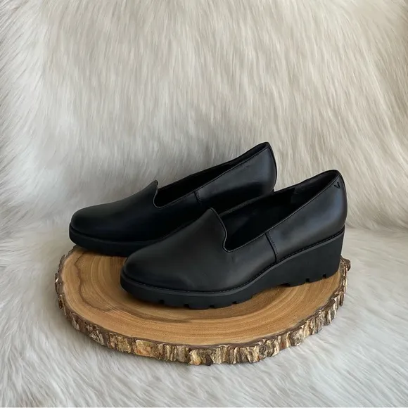 LIKE NEW Vionic Willa Wedge black leather loafers 12 WIDE