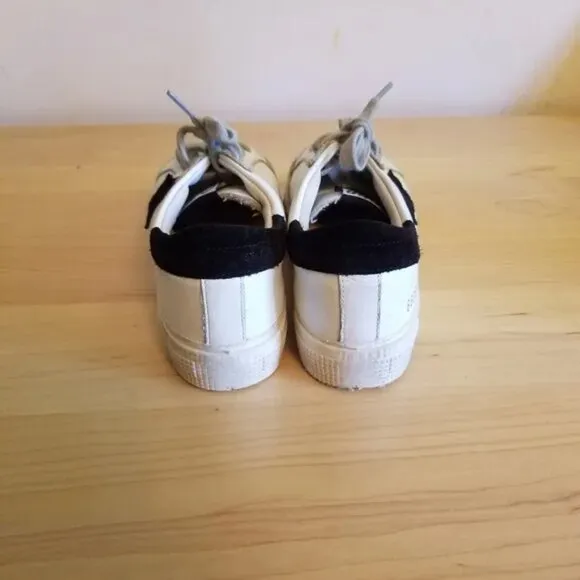 Little girl Golden Goose Sneakers size 31 like new