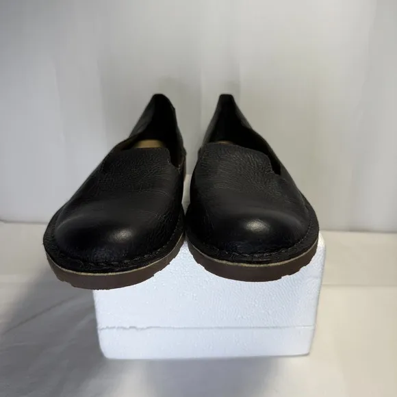 LL Bean Stonington Black Slip on EUC