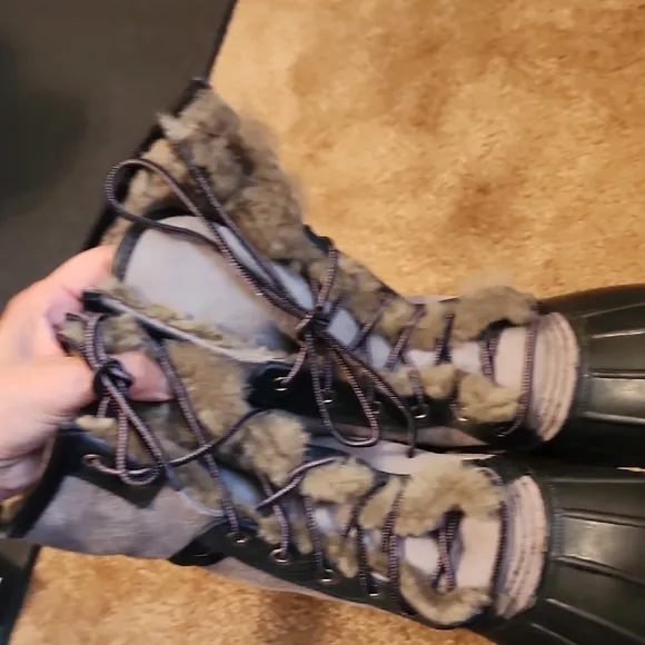 L.L. BEAN Women's Shearling-Lined Winter Boots