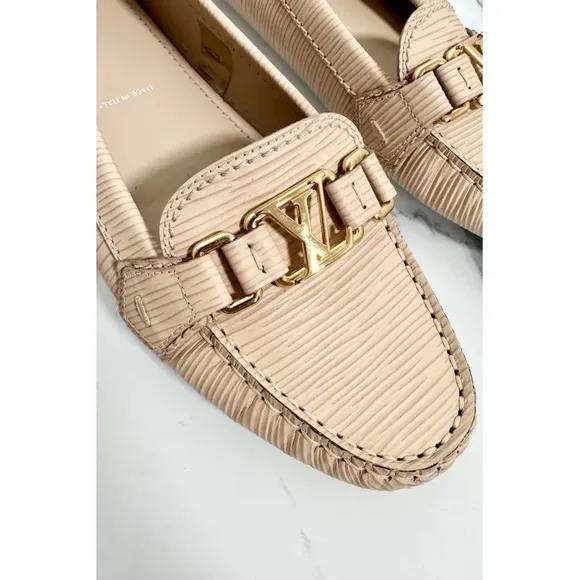 Louis Vuitton Epi Leather Loafers - Beige, Gold LV Hardware, Size 37,5 us 8