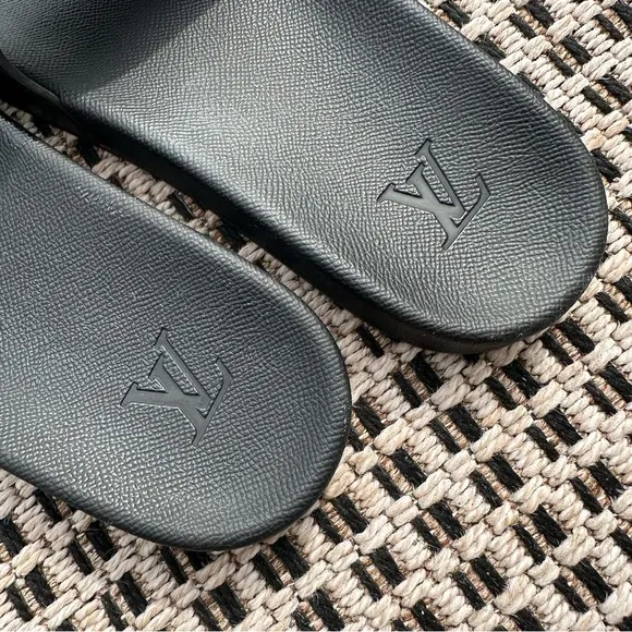 Louis Vuitton LV Waterfront Black Mules Pool Slides Monogram Eclipse Men’s Sz 10