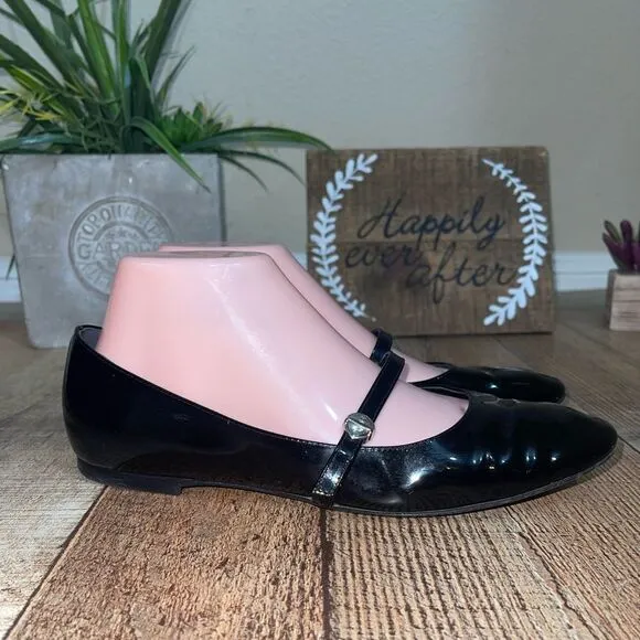 Louis Vuitton Uniformes Black Patent Leather Flats