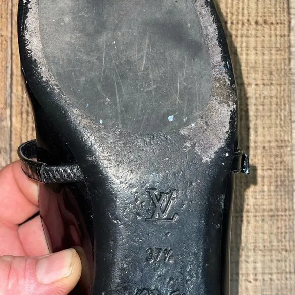 Louis Vuitton Uniformes Black Patent Leather Flats