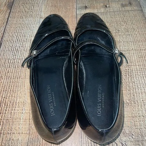 Louis Vuitton Uniformes Black Patent Leather Flats
