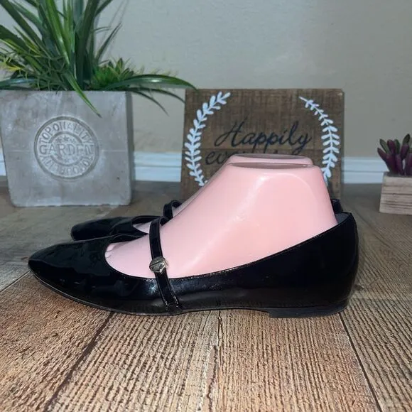 Louis Vuitton Uniformes Black Patent Leather Flats
