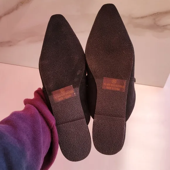 LULU'S Lavareta Black Suede Chain Pointed-Toe Loafer Slides 8.5