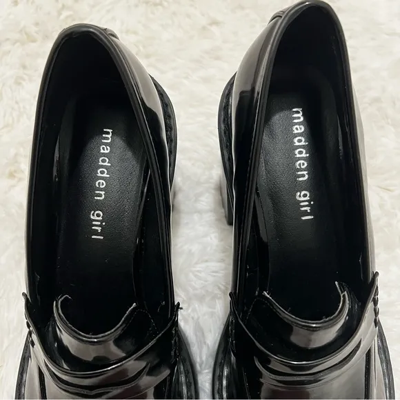 Madden Girl 7.5M Black Lug Sole Chunky Heel Platform Y2K Grunge Penny Loafers