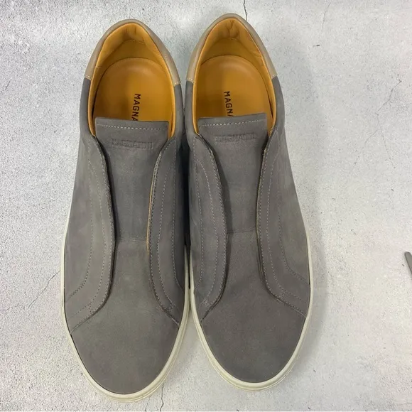 Magnanni Gray Loafers Sleek Slip-On Design.  Near Mint.  Size 10.5.