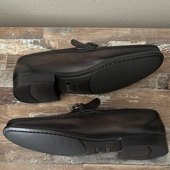 Magnanni Men's Black Leather Loafers