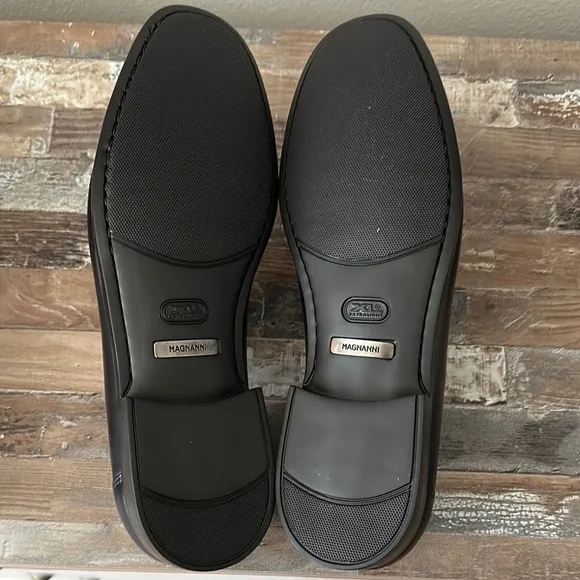 Magnanni Men's Black Leather Loafers