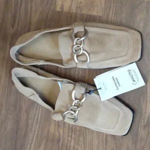 Mango sustainable leather loafers w/gold chain feature