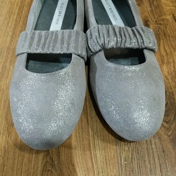 Matt Bernson Women Gray Sparkly Suede Ballet Flats Size 8.5 Ruched Elastic Strap