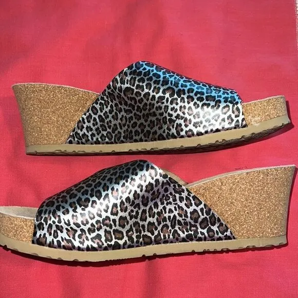 MEPHISTO leopard slides. Briefly worn inside. Size 41. US10. Cork sole