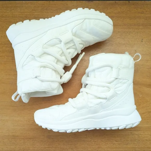 Merrell Cloud Puff Lace Quilted Puffer Boots Waterproof