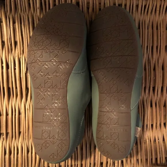 Merrell slip on flats Inde Lave vertiver. size 7.5.