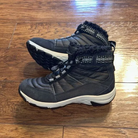 MERRELL Women's Approach Sport Mid Waterproof Boots - SIZE  6.5 NEW