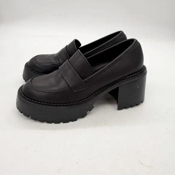 MIA Dahlia Chunky Platform Loafers Size 6 Black Dark Academia Goth Lug Sole