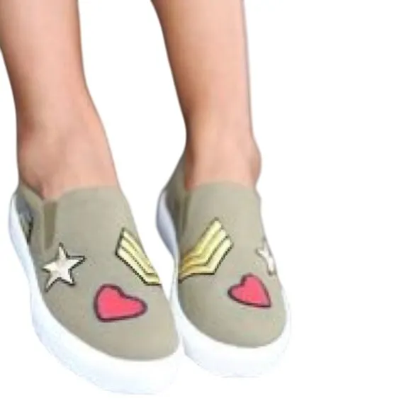 MIA Pepe Fashion Sneakers Slip On Embroidered Patches Olive Green Brown Size 8.5