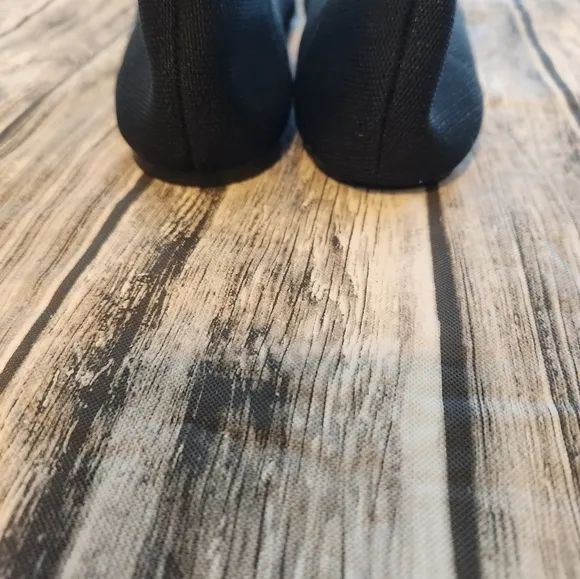 Mia‎ travel flats