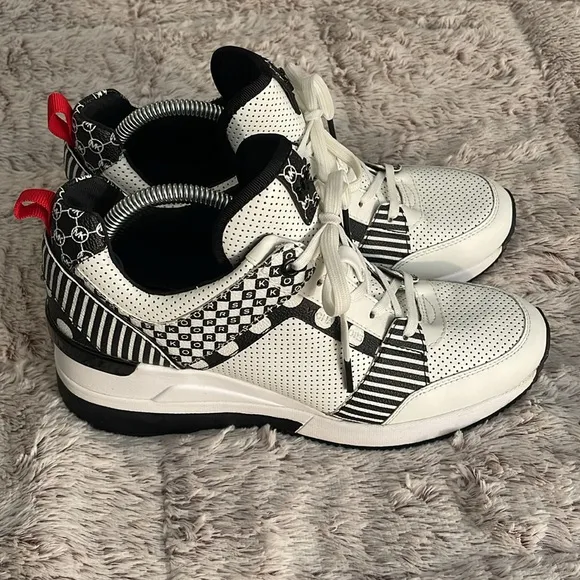 Michael Kors Womens Leather Sneakers Size 8M Black &amp; White Pattern With Red Acce