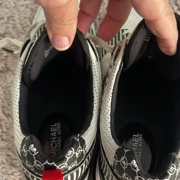 Michael Kors Womens Leather Sneakers Size 8M Black &amp; White Pattern With Red Acce