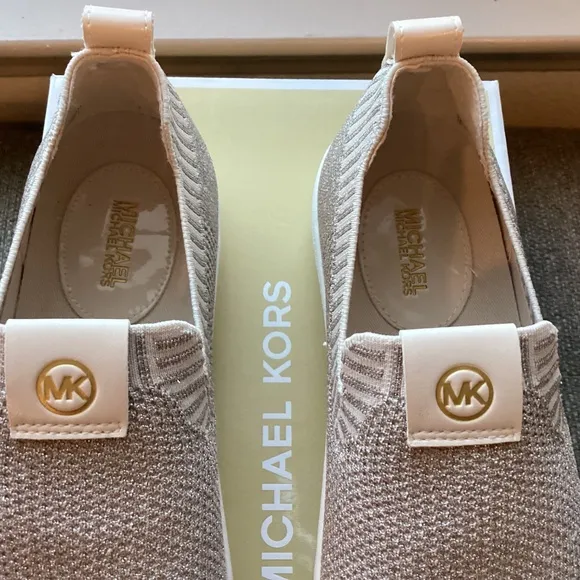 MICHAEL MICHAEL KORS Women's Juno Knit Slip-On Sneakers, size 8.5