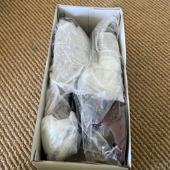 MICHAEL KORS Gilmore slides 6