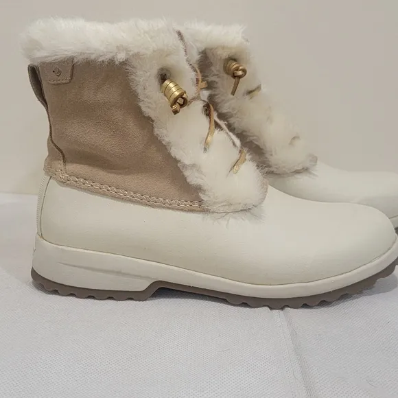MINT - SPERRY TOP-SIDER MARITIME REPEL IVORY SHOE BOOTS (sz 8)