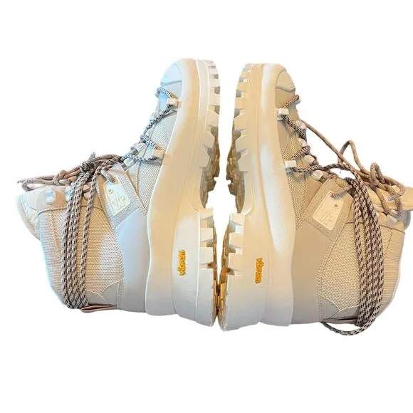 Moncler Glacier Cold Weather Hiking Boots Vibram Lug Sole  NEW EU 40 US 10