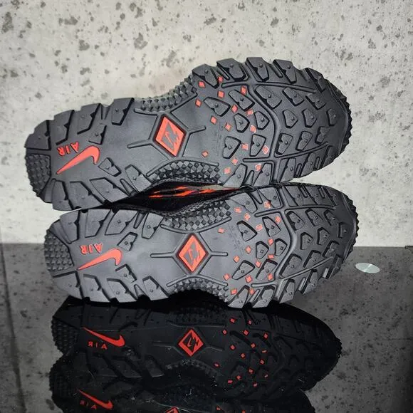 MSRP $185 Nike Air Humara Men's 10 Black Crimson Orange New