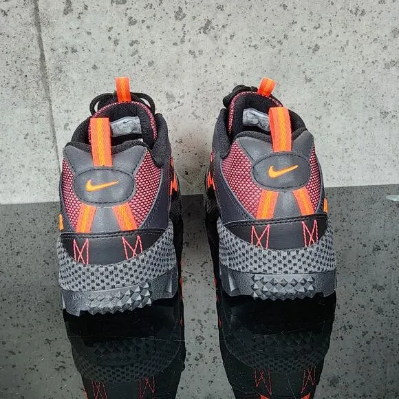 MSRP $185 Nike Air Humara Men's 10 Black Crimson Orange New