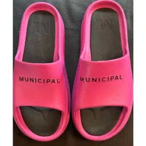 Municipal Podium Mens slide 10 Athletic hot pink