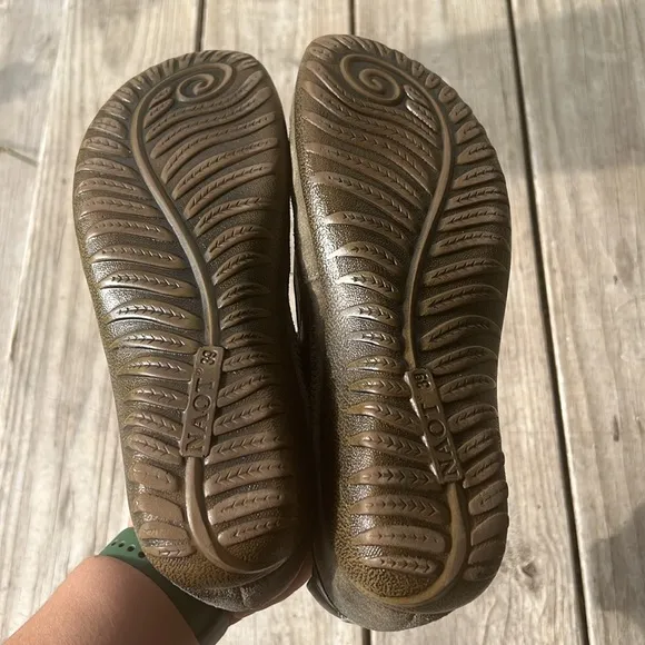 Naot Kirei Mary Jane Comfort Flats green brown olive color Suede Leather Size 8