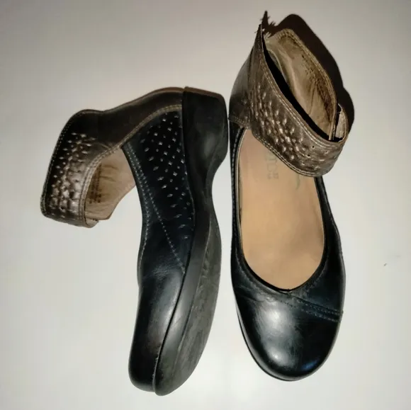 Naot (Size 37) Black Leather &amp; Bronze Perforated Ankle Strap Round Toe Flats