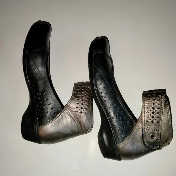 Naot (Size 37) Black Leather &amp; Bronze Perforated Ankle Strap Round Toe Flats