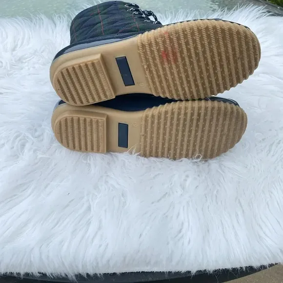 Navy blue quilted duck boots 10 tartan plaid white Sherpa fur lined winter boots