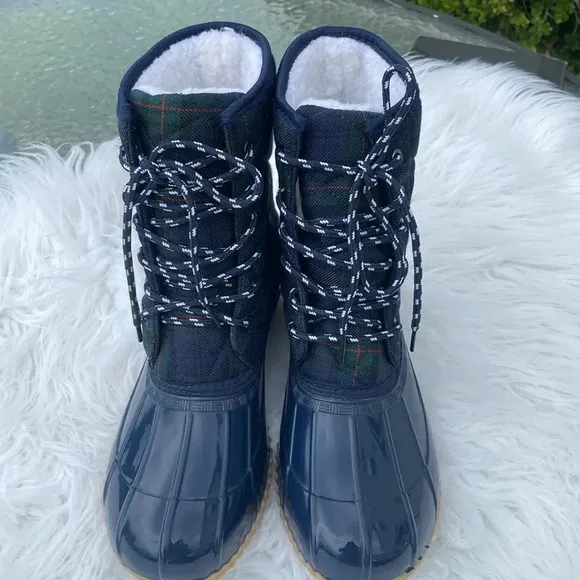 Navy blue quilted duck boots 10 tartan plaid white Sherpa fur lined winter boots
