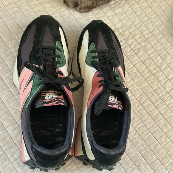 New Balance 327 Chinese new year Men’s 11 Black suede Pink Sneakers
