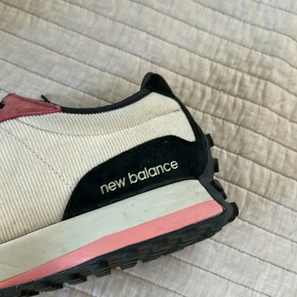 New Balance 327 Chinese new year Men’s 11 Black suede Pink Sneakers