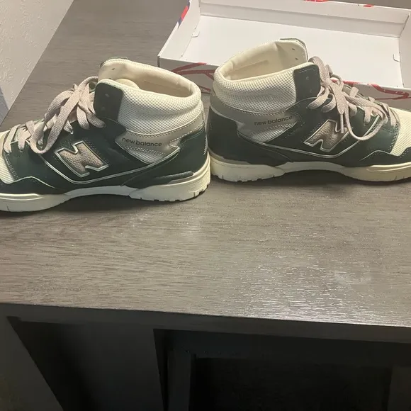 New Balance Men's Green and Cream Sneakers