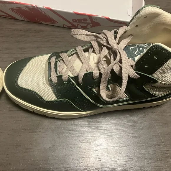 New Balance Men's Green and Cream Sneakers