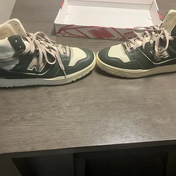 New Balance Men's Green and Cream Sneakers