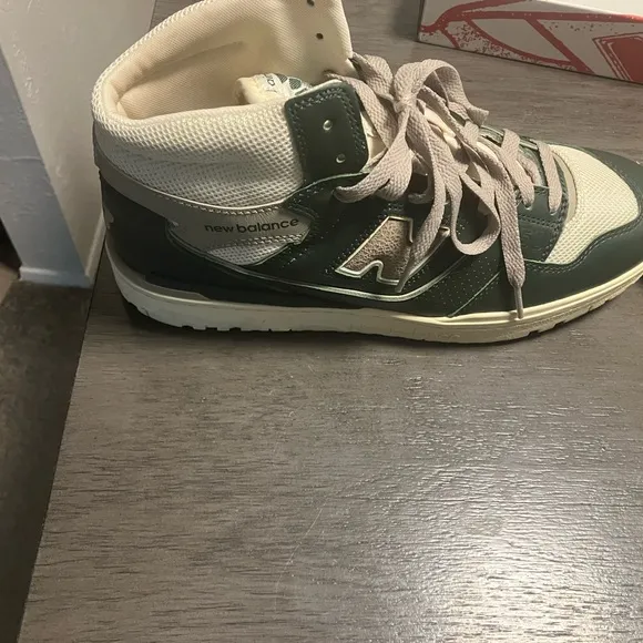 New Balance Men's Green and Cream Sneakers