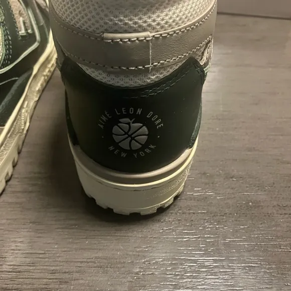New Balance Men's Green and Cream Sneakers