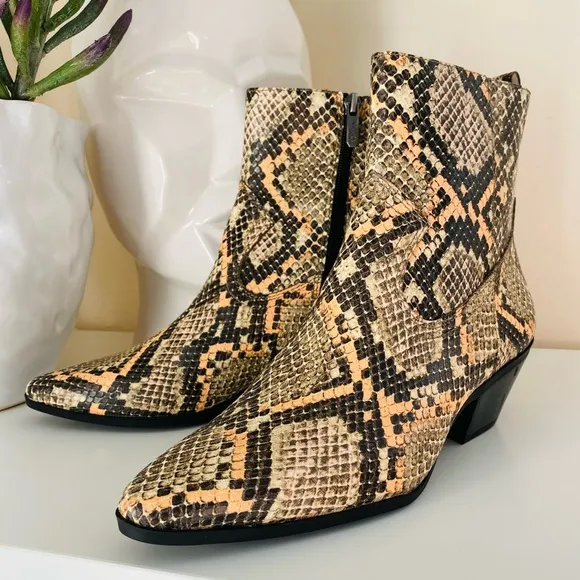 New Circus by Sam Edelman Western boho ankle snakeskin Boots
