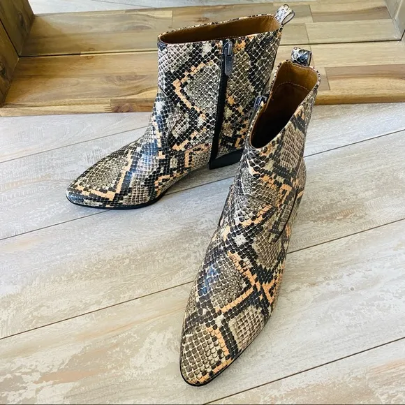 New Circus by Sam Edelman Western boho ankle snakeskin Boots