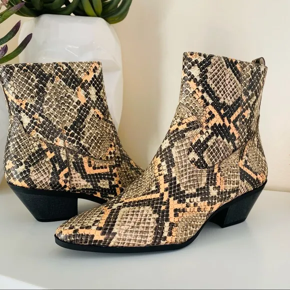 New Circus by Sam Edelman Western boho ankle snakeskin Boots